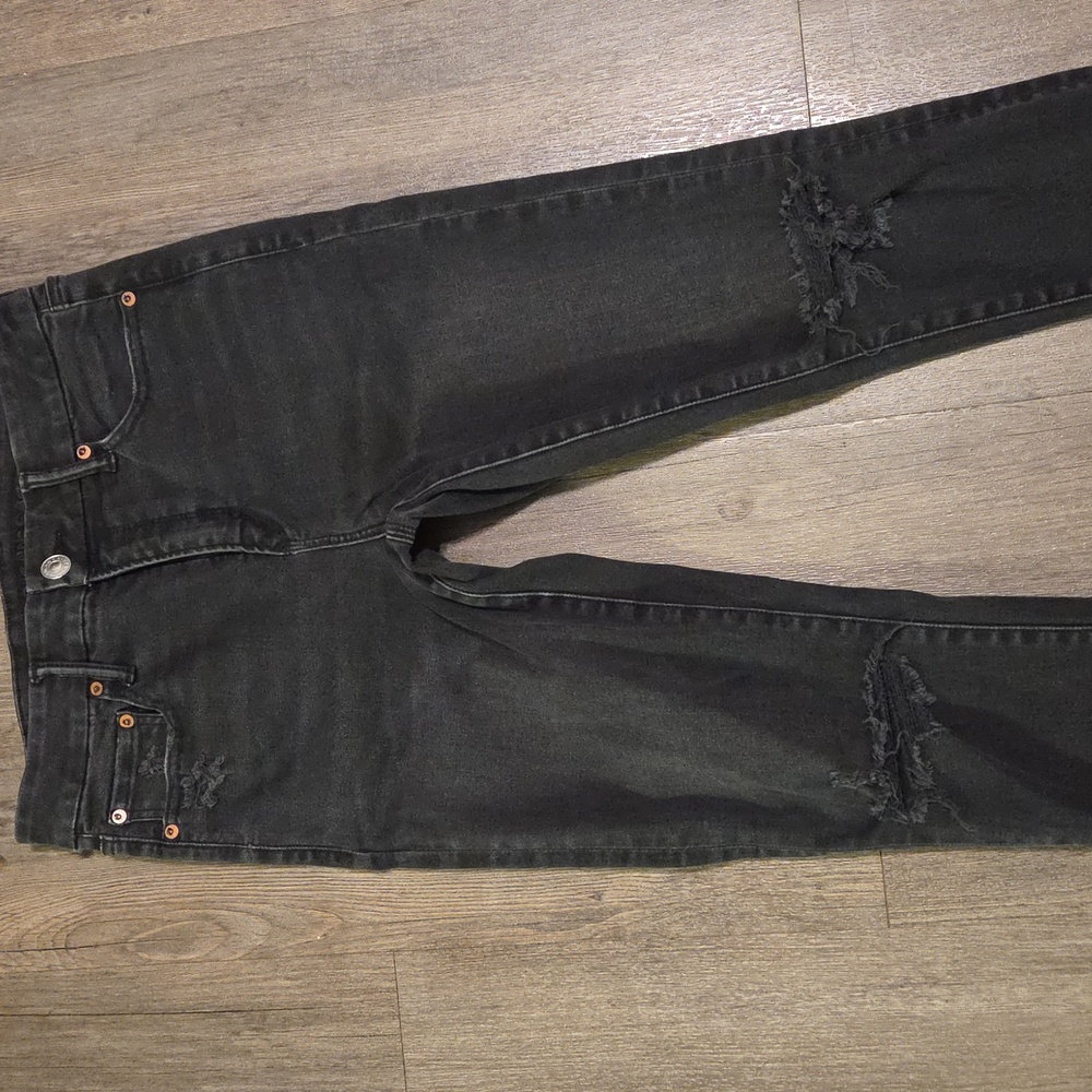 AEO • Black Distressed Skinny Jeans - Picture 5 of 8